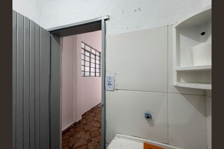 Casa para alugar com 45m², 1 quarto e sem vaga Casa para alugar com 45m², 1 quarto e sem vagaBanheiro