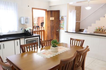 Casa à venda com 172m², 3 quartos e 3 vagasCozinha