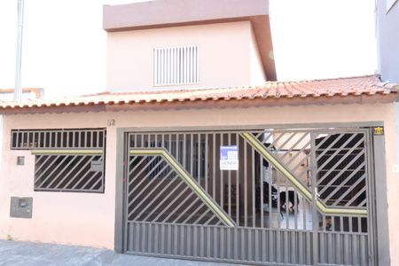 Casa à venda com 172m², 3 quartos e 3 vagasFachada e portão