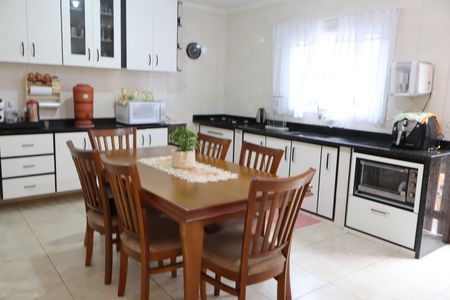 Casa à venda com 172m², 3 quartos e 3 vagasCozinha