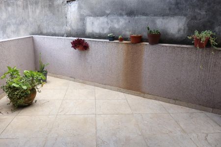 Casa à venda com 172m², 3 quartos e 3 vagasVaranda quarto 1