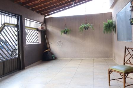 Casa à venda com 172m², 3 quartos e 3 vagasGaragem