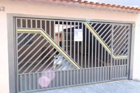 Casa à venda com 172m², 3 quartos e 3 vagasFachada e portão