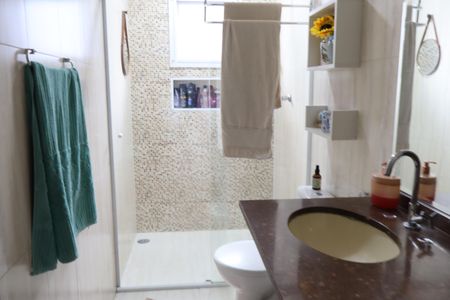 Casa à venda com 172m², 3 quartos e 3 vagasBanheiro social