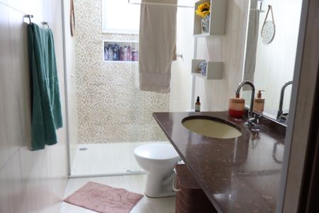 Casa à venda com 172m², 3 quartos e 3 vagasBanheiro social