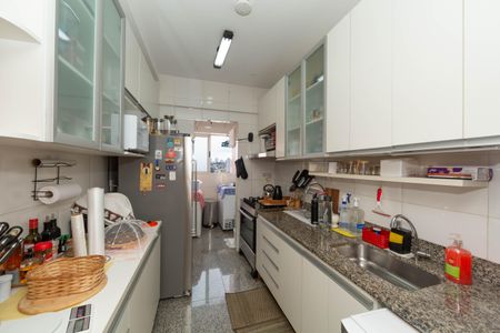 Apartamento à venda com 200m², 3 quartos e 4 vagasCOZINHA