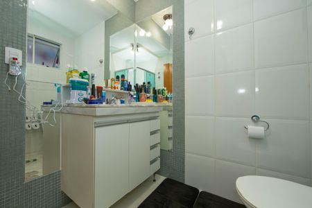 Apartamento à venda com 200m², 3 quartos e 4 vagasBANHEIRO1