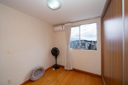 Apartamento à venda com 200m², 3 quartos e 4 vagasQUARTO2