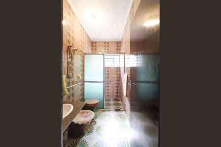 Casa à venda com 312m², 3 quartos e 7 vagasBanheiro social