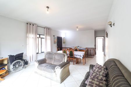 Casa à venda com 312m², 3 quartos e 7 vagasSala
