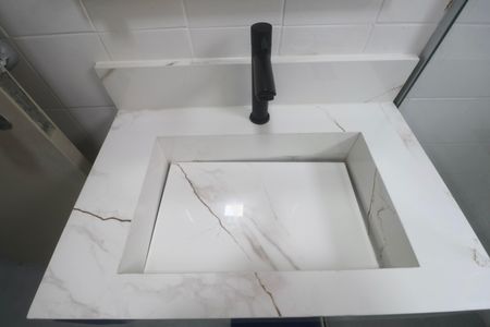 Banheiro Social de apartamento para alugar com 2 quartos, 96m² em Parque Enseada, Guarujá