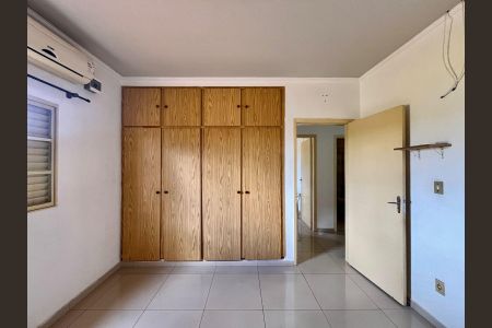 Casa para alugar com 232m², 3 quartos e 5 vagasQuarto 2