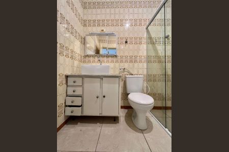 Casa para alugar com 232m², 3 quartos e 5 vagasBanheiro