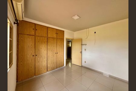 Casa para alugar com 232m², 3 quartos e 5 vagasQuarto 2