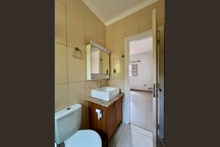 Casa para alugar com 232m², 3 quartos e 5 vagasBanheiro da Suíte