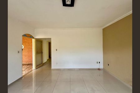 Sala de casa para alugar com 3 quartos, 232m² em Jardim Cura D’ars, Campinas