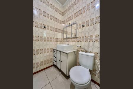 Casa para alugar com 232m², 3 quartos e 5 vagasBanheiro