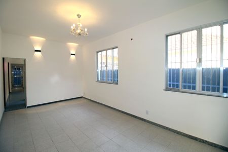 Sala de casa para alugar com 3 quartos, 115m² em Brás de Pina, Rio de Janeiro