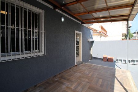 Casa para alugar com 115m², 3 quartos e 2 vagasVaranda