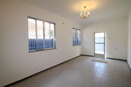 Casa para alugar com 115m², 3 quartos e 2 vagasSala