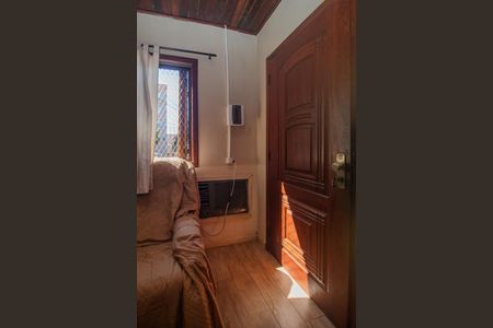 Casa à venda com 90m², 3 quartos e sem vaga Casa à venda com 90m², 3 quartos e sem vagaSala