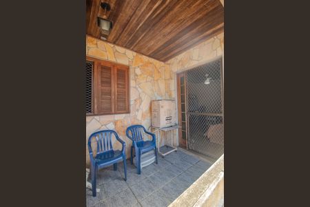 Casa à venda com 90m², 3 quartos e sem vaga Casa à venda com 90m², 3 quartos e sem vagaFachada