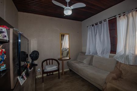 Casa à venda com 90m², 3 quartos e sem vaga Casa à venda com 90m², 3 quartos e sem vagaSala