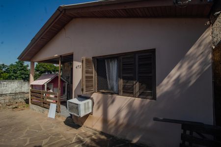 Casa à venda com 90m², 3 quartos e sem vaga Casa à venda com 90m², 3 quartos e sem vagaFachada