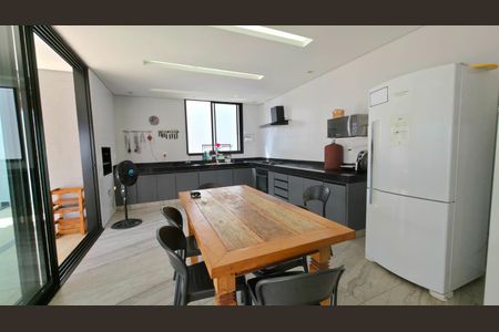 Casa de condomínio à venda com 204m², 4 quartos e 4 vagas