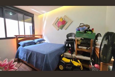 Casa de condomínio à venda com 204m², 4 quartos e 4 vagas