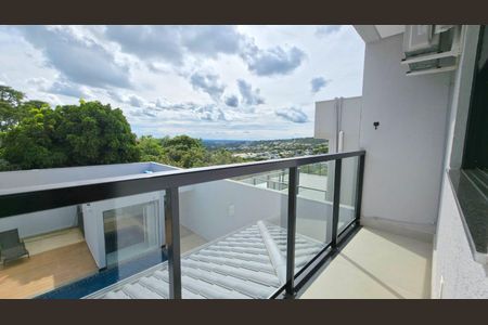 Casa de condomínio à venda com 204m², 4 quartos e 4 vagas