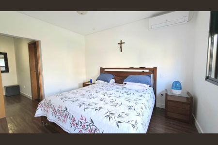 Casa de condomínio à venda com 204m², 4 quartos e 4 vagas