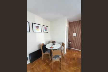 Sala de apartamento para alugar com 1 quarto, 40m² em Vila Ipiranga, Porto Alegre