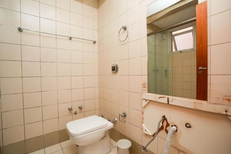 Banheiro 2 de apartamento para alugar com 3 quartos, 100m² em Passo d’Areia, Porto Alegre