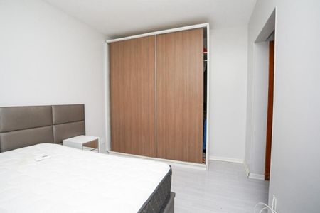 Quarto 3 de apartamento para alugar com 3 quartos, 100m² em Passo d’Areia, Porto Alegre