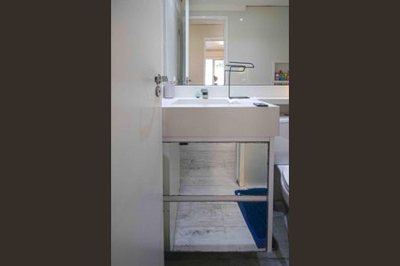 Apartamento à venda com 62m², 2 quartos e 1 vagaBanheiro da social