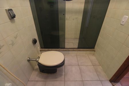 Casa à venda com 360m², 4 quartos e 2 vagasBanheiro da suíte 1