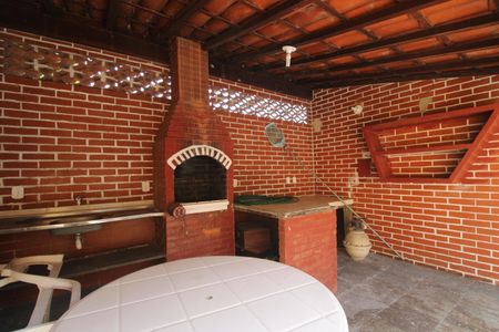 Casa à venda com 360m², 4 quartos e 2 vagasQuintal - Churrasqueira