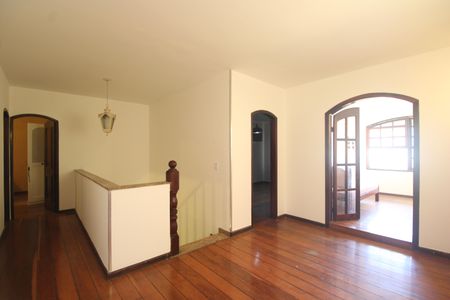 Casa à venda com 360m², 4 quartos e 2 vagasHall do segundo andar