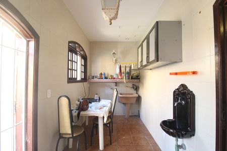Casa à venda com 360m², 4 quartos e 2 vagasÁrea de serviço