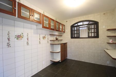 Casa à venda com 360m², 4 quartos e 2 vagasCozinha