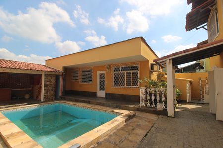 Casa à venda com 360m², 4 quartos e 2 vagasQuintal - Edícula  
