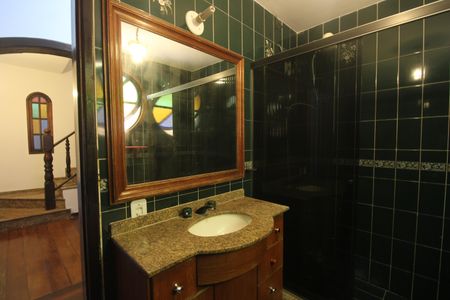 Casa à venda com 360m², 4 quartos e 2 vagasBanheiro social