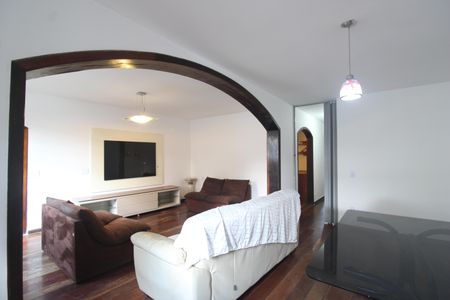 Sala de casa à venda com 4 quartos, 360m² em Taquara, Rio de Janeiro