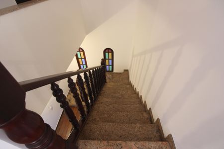 Casa à venda com 360m², 4 quartos e 2 vagasSala - Escada
