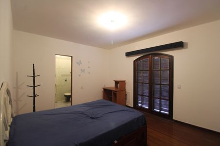 Casa à venda com 360m², 4 quartos e 2 vagasSuíte 1