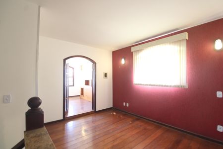 Casa à venda com 360m², 4 quartos e 2 vagasHall do segundo andar