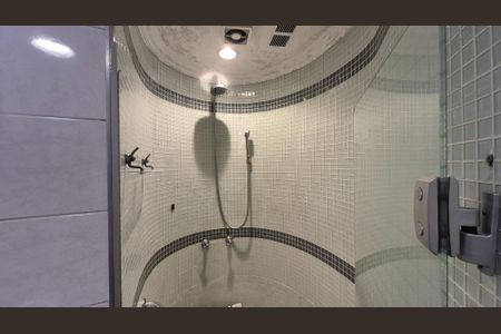 Apartamento à venda com 85m², 3 quartos e 2 vagas Apartamento à venda com 85m², 3 quartos e 2 vagasBanheiro da suíte