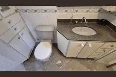 Apartamento à venda com 85m², 3 quartos e 2 vagas Apartamento à venda com 85m², 3 quartos e 2 vagasBanheiro da suíte