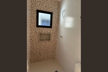 Casa à venda com 3 quartos, 133m² em Vila Domitila, São Paulo